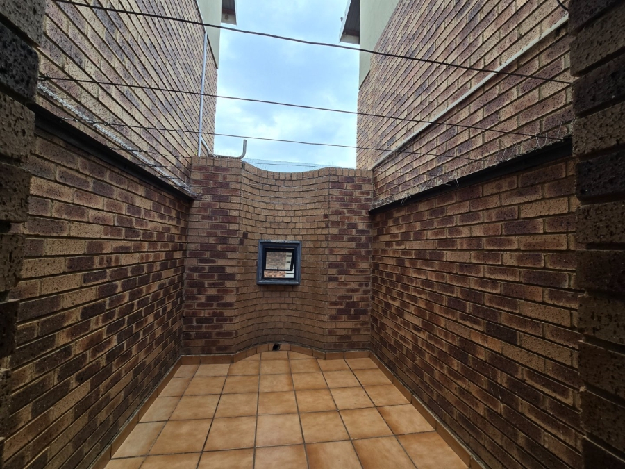 1 Bedroom Property for Sale in Dassie Rand North West